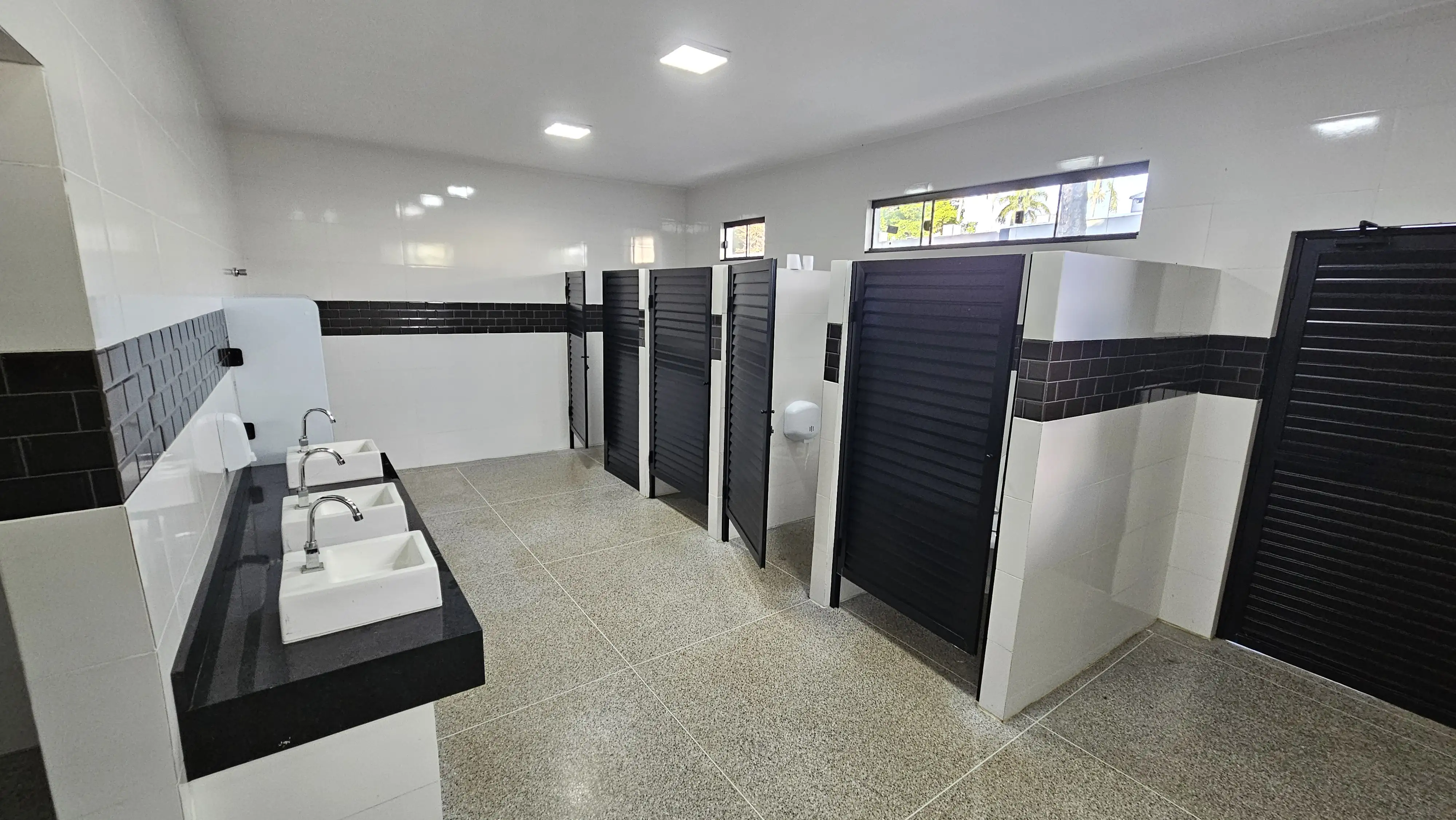 Estrutura Completa de Sanitários